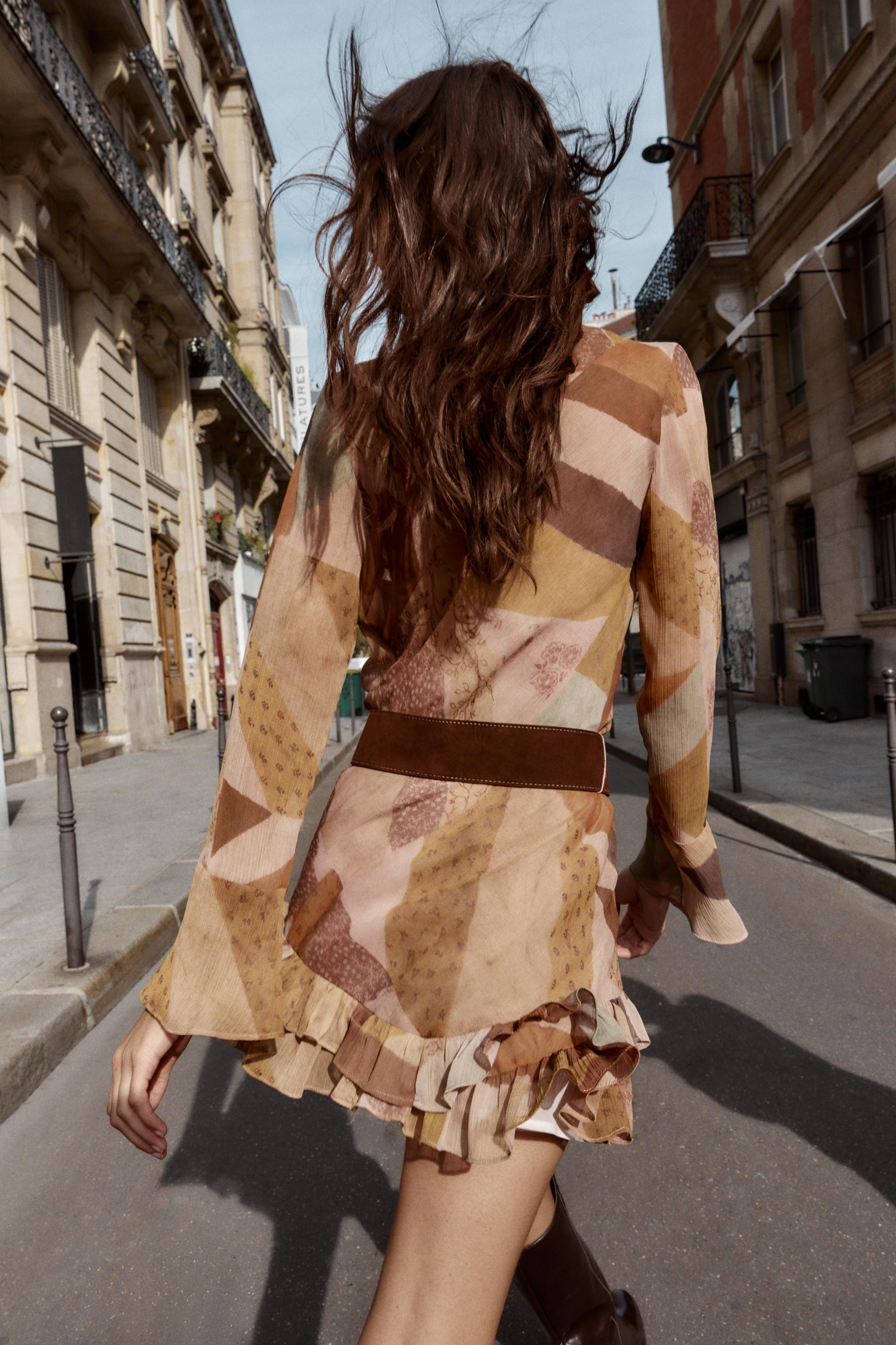 ROBE COURTE IMPRIMÉE PATCHWORK AVEC CEINTURE